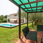 Guest house Iris Ladrovici