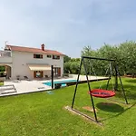 Guest house Iris Ladrovici