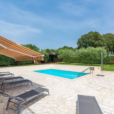 Iris 3* Ladrovići
