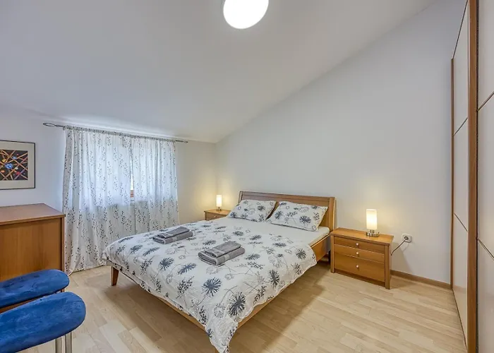 Gostinjska kuća Iris 3*