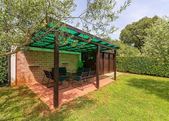 Iris Gostinjska kuća 3*