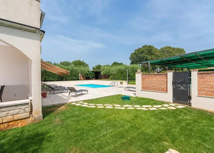 Gostinjska kuća Iris 3*