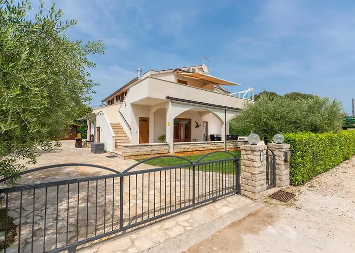 Gostinjska kuća Iris 3*