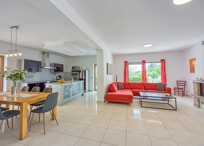 Gostinjska kuća Iris Ladrovici