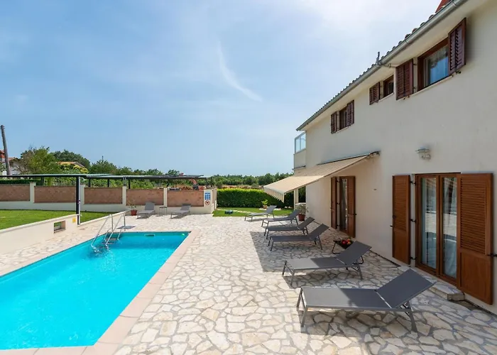 Gostinjska kuća Iris 3*